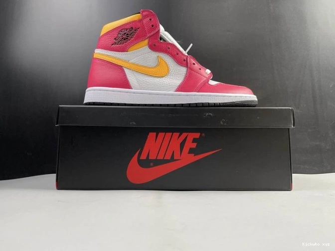 Jordan 1 High Air OGLight Red Fusion 555088-603 0819